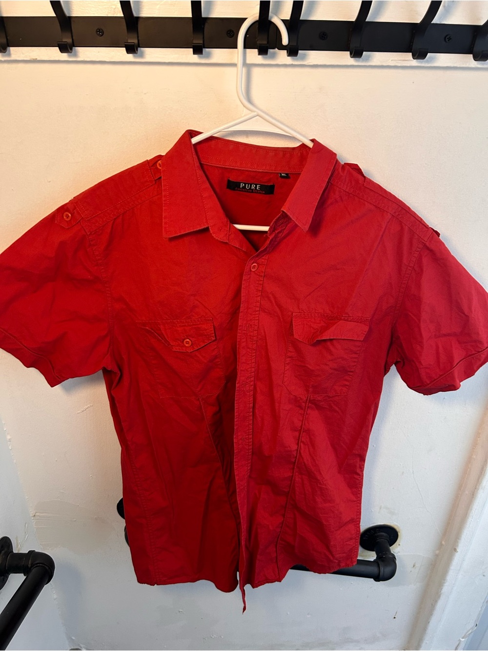 Pure Red Short-Sleeve Casual Button-Down Shirt